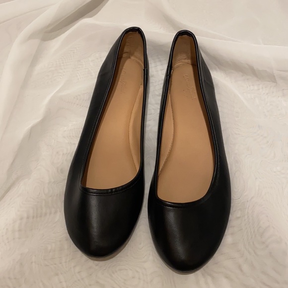 Black Ballet Flats - Picture 4 of 6